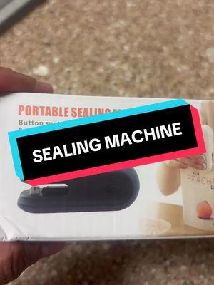 Sealing machine#sealing #sealingmachine #holydayhaul #christmasgiftsideas #holydayshopping #TikTokShop #creatorsearchinsights 