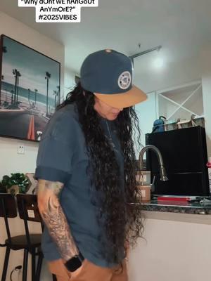 #lesbiansoftiktok #lgbt🌈 #lesbian #lesbian #wlwtiktok #snapbacksandtattoos #dallas #dfw #wlw #girlswithtattoos #curlyhair #rizz #hazeleyes #masc #trending #lesbianastiktok #dating #brixton #2025vibes 