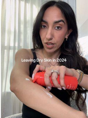 Say goodbye to dry skin in 2025! ✨ a serum lotion is ALL you’re ever going to want to use from here on out 👏🏼 #bodylotion #bodyserum #glowyskin @ABI AMÉ 