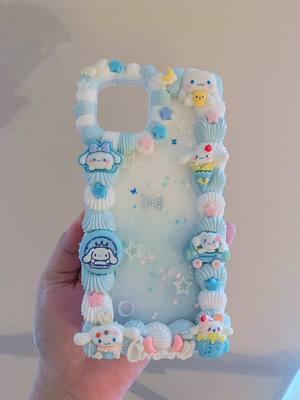 #cinnamoroll #cinnalovers #cinnamorolllover #cinnafan #cinnamorollgirl #decoden #decodencases #decodencase #decodenphonecase #customphonecase #handmadephonecase #gift #giftideas #giftidea #giftideasforher #decodendaily #decodenwithdaisy #decodenwithme      