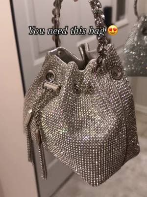 10/10👌 #handbag #eveningbag #sparkles #rhinestones #minibag #accessories #handbagaddict 