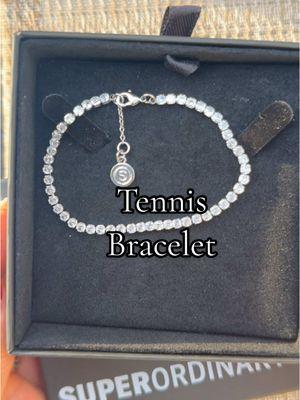 Stunning #tennisbracelet #superordinary #tennisbracelets #silvercrystal 