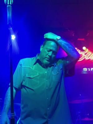 😂 Hope he’s ok 🙏 @Uncle Kracker #unclekracker #kennychesney #kidrock #concert #songs #live #drunklekracker #fyp #fy #🤮 #drunk #2000smusic #90smusic @Kenny Chesney 