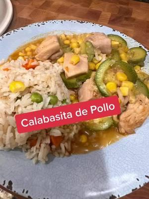 Delicious Calabasita Con Pollo - Squash & Chicken #mexian #chicken #calabasita 