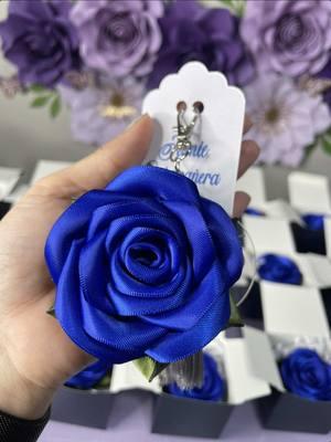 Una ordencita más de llaveritos con rosas eternas esta vez para recuerdos de una quinceañera 😍 ame lo preciosos que quedaron en color azul💙✨ Nos encanta ser parte de días tan especiales 🥰Gracias por la preferencia 🫶🏻 . #elizabethspaperdesigns #fyp #parati #paratupagina #amallbusinessowner #small #greenscreenvideo #keychain #llaverospersonalizados #rosaseternas #rosas #blue #latinabusinessowner #fypシ #fypシ゚viral #paravoce #paratii #artistsoftiktok #inspo #paratiiiiiiiiiiiiiiiiiiiiiiiiiiiiiii #fyp 