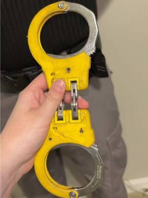 Looking for an easier and more comfortable way to wear your hand-cuffs? Say no more. #tactical #tacticalgear #policeoftiktok #lawenforcementcommunity #handcuffs @Inside the Bars