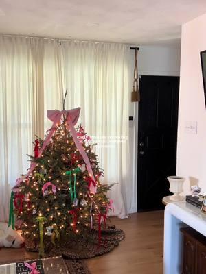 last morning with my christmas tree 🥹 i’m in mourning #Vlog #minivlog #morningvlog #morningvlogs #weekendmorningroutine #morningroutine #cozyhome #cozyathome 