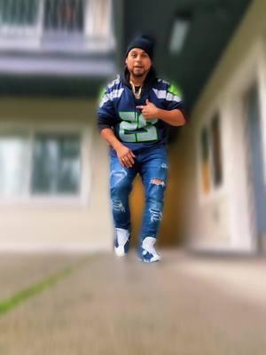 You know what time it is let’s go Sunday funday stay blessed my peeps show some love #repyourteam #hawks #singitloud #esebetito 