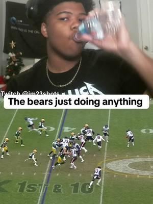 The Chicago bears just out here doing anything 😭😂 #viral #fyp #im23shots #nfl #nflfootball #nflweek18 #greenbaypackers #chicagobears #keenanallen 