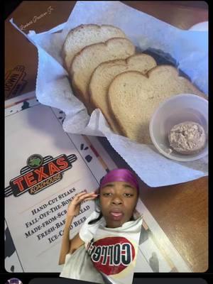 #greenscreen #texasroadhouse #texasroadhouserolls #texasroadhousebutter #texasroadhousebread #fyp #foryou #foryoupage #fypシ #2010sthrowback #2010sthrowback 