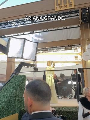 ATEEEE @arianagrande @CBS @Paramount+ @Golden Globe Awards #arianagrande #goldenglobes #glambot 