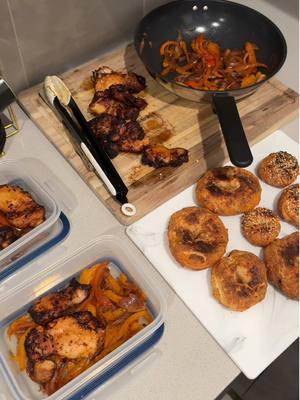 Easy, yummy meal prep for my 12 hour shifts this week that took me less than an hour! 🤭🍗🫑🌶️🥯🩷👩🏻‍⚕️ BBQ HONEY CHICKEN THIGHS & SPICY PEPPERS Chicken thigh seasoning/marinade 🍗🌶️ -1 tbsp of @trybachans japanese bbq sauce  -1 tbsp of avocado oil  -1 tbsp of honey  -1 tbsp of garlic  -salt, pepper, and spicy red pepper to taste  Coat chicken thighs throughly & air fry at 390 degrees for 20 minutes flipping half way through Chop red onion & peppers, sauce in avocado oil & garlic, top generously with salt, pepper, and spicy red pepper seasoning  GREEK YOGURT BAGELS 🥯 -2 cups of flour  -2 cups of greek yogurt  -2 tsp of baking powder  -A pinch of sea salt  -1 egg (for egg wash)  -Eveything bagel seasoning & cinnamon sugar (for topping the bagels)  Mix flour, yogurt, baking powder, and salt together until it turns into a dough like consistency (it helps to sprinkle the countertop with flour and knead on that flat surface!) then divide into the # of bagels that you want. Shape the bagels, brush with egg wash, and top with your favorite bagel toppings! Bake in the oven for 15 minutes at 400 degrees, then turn down the heat to 350 degrees and flip bagels over to bake for another 15 minutes.  #mealprep #nursemeals #nursemealprep #mealprepideas #nursing #nurselife #easyworkweekmeals #greekyogurtbagels #chickenrecipes #easychickenrecipes #12hourshift #shiftwork #registerednurse 