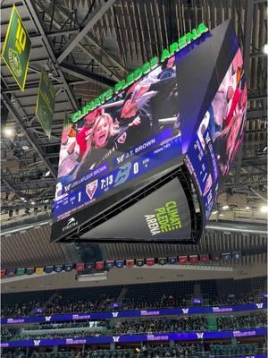 Come with me to my first PWHL game at Climate Pledge Arena as the Montreal Victoire take on the Boston Fleet! @The PWHL @Boston Fleet @Victoire de Montréal #hockeybooktok #pwhl #pwhlmontreal #pwhlboston #hockeylife #wags #seattlekraken #hockeytok #womenssports 