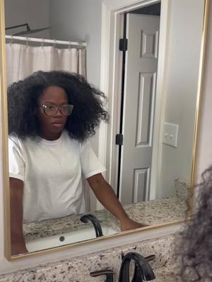 Struggling with Dry hair?? #naturalhaircareproducts #naturalhaircare #healthyhairgrowth #hairgrowthjourney 