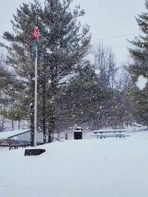 The first snow of 2025 is officially here in southwest Virginia. Was great to stand there and take it all in a bit. Silent and beautiful. Does it get any better? #swva #appalachia #snowday #russellcountyva #beautifulmoments 