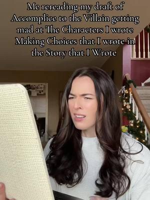 Evie and The Villain give me heartburn but I love those little idiots so much 😭 #assistanttothevillain #apprenticetothevillain #accomplicetothevillain #fantasy #fyp 