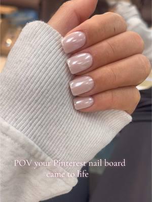 Obsessed with the chrome pearl look💅🏽 #chromenailidea #pearlnailideas #nailideas #nailinspo #dipnails #dippowdernails #shortnailsideas 