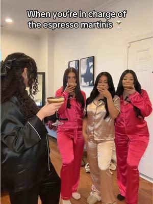 Safe to say, my espresso martinis were a hit🍸☕️🫶🏽  @Gaby @__itsnallely @Kasandra Flores  #espressomartini #visionboardparty #girlfriends #pajamaparty #spectaculargiveme14ofthem 