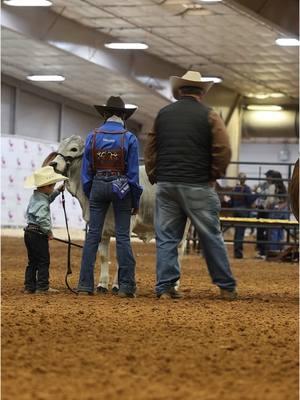 Today our oldest helped out the cutest little cowboy Levi, one of our sweet friends, during peewee showmanship! Levi absolutely rocked it and V6 Ms Jessie’s Girl 037 did so well for Levi.  We cant wait to see Levi in the ring more and more during the years to come!  #TheV6Ranch #thev6ranchfam #brahman #brahmancattle #brahmanbaria #fyp #fypシ゚viral #cattleshow #farmkids #fyppppppppppppppppppppppp #fypツ #V6Brahmans 