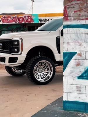 A little edit my son made. She’s looking clean and mean. #vegasbuilt #vbs #ford #f250 #letsgo #kg1