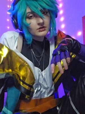 more Phel because I absolutely loved how he turned out :3 #aphelios #aphelioscosplay #heartsteel #heartsteelcosplay #paranoia #leauge #leaugeoflegends #lolcosplay 