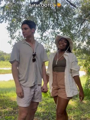 The birds had a lot to say! These platform @Converse were my best investment for this trip #OOTD #safariootd #southafrica #jaquemus  #honeymoon 