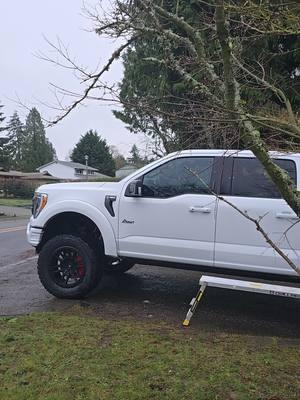 Little car fun this weekend ❤️🤤 . . . . . . #fordtruck #dodgechallenger #rmt #challengergt #challenger #newcars #newtruck #drooling #countrygirls #pnwlife 