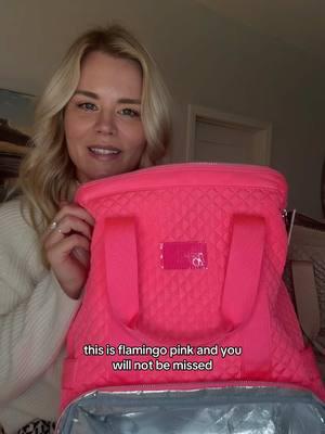 Have you seen our flamingo pink @Taske Active #backpack ? #mealprep #officebag #travelbag #pinkbag 