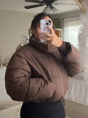 Wearing size small 😊 @PUFFIT.USA #pufferjacket #brownjacket #jacket #winterfashion #coldweather #fashiontiktok #fashioncreator #spotlightfinds #holidayhaul #TikTokShop 