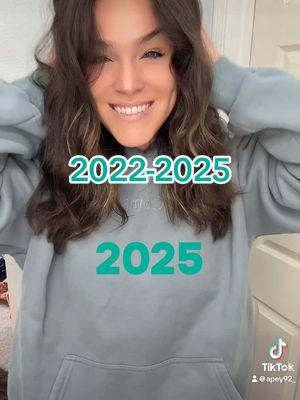 My #hairlossjourney started August 2022. It started falling out for 6 weeks straight. By the time my #hairgrowthjourney started it’s was October 2022.  I’ve had a lot of comments asking for the timeline so here it is. 🩵 #postpartumhairloss #hairgrowthtips #hairgrowth #hairhealth #viral #viralvideo #fypシ #fyp #foryoupage #foryou #foryourpage #hairtransformation #haircare #hairtok #explore #hairhack #scalpcare #thinninghair #healthyhair #healthyhairtips #explore  #healthytipsandtricks #hairtips 