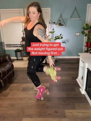 1/5/25- day 5 of my 365 skate daily challenge and today we tackle jam plug spins again as seen here by @Sid! I tried this back in summer/fall sometime, but haven’t worked on them since. Skates are Dance Classic Diamonds by @GH SKATES use code Jennalynn for 10% off. #rollerskating #rollerskate #skatedailychallenge #skatedance #365skatedaily #skateprogress #skateprogress #jamskate #skatetutorials #rollerskatetips #rollerskatetok 