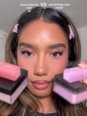 Which one do you guys think suits me better?? Loving both @Huda Beauty Easy Bake Powders 🌸💜 Full products & shades linke in my SHOPMY 🔗 #easybakepowder #blushfilter #purplesettingpowder #settingpowder 