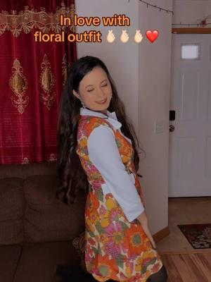 In love with this beautiful floral dress so preety comfortable in love with everything ❤️❤️#TikTokShop #tiktokmademebuyit #affiliatemarketing #winterfashion #winterfashion #fashiontiktok #floraldress #retrostageofficial #retrostagestyle #fypシ @RETRO STAGE SHOP @retrostage_us 