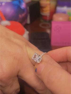 Ok this ring though!!!! 😍😍😍🥰🥰🥰 #fyp #foryoupage #sixcity #rings #engagementring #wedding #weddingring #bridalset #promisering #proposal #Love #couples #cz #cubiczirconia #sterlingsilver #jewerly 