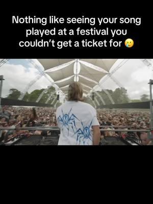 Our tune @Andre Zimmer from the (euro) summer being ripped @Let Them Eat Cake by STUM 🫶 let the lesson be learnt, don’t expect ppl to be hungover from @Beyond The Valley and resell their cake tix #hardhouse #btv #beyondthevalley 