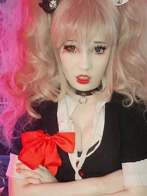 #JUNKO |☆ GUYS IM ACTUALLY FANGIRLING I WAS ON LIVE WITH BOTH OF MY FAVORITE COSPLAYERS BUT MY PHONE DIED UGHHH ☆| #ghostyy #squwirdle #junkocosplay #junkoenoshima #junkoenoshimacosplay #danganronpa #danganronpacosplay 