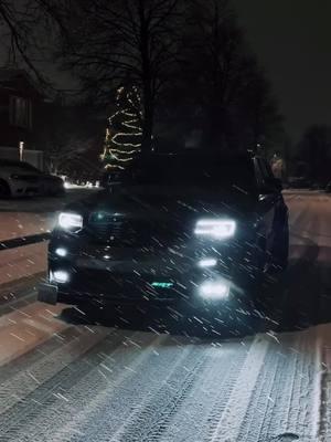 Winter driving just got better. ❄️🚗 The Boslla 16800LM 140W LED Headlight Bulbs can light up the path ahead even in the harshest weather conditions. 💡 #v8 #SRT  #TruckUpgrades #LEDLights #JeepLife #LightingUpgrade #HeadlightUpgrade #6500k #offroading #offroadtrip #LED 