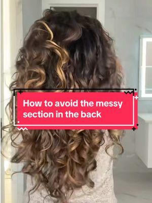 How I avoid that messy section in the back. #wavycurly #naturallywavy #wavyhair #wavyhairroutine #diffusingtips 