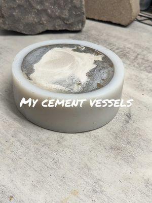 Unfolding my candle vessels #candle#cement#unmolding#mold#cementasmr#cementcandles 