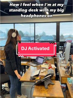 DJ activated 🫡 . #genyhitch #hitch #dj #funny #foryou #standingdesk #officejob #marketing #content