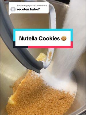 Replying to @gegoske  Cookies with Nutella 🍪 1 Cup of butter  1 Cup of white sugar 1/2 cup of brown sugar 2 eggs 1/2 tea spon of salt 2 tea spoons of vanilla extract  Dry ingredients: 1 teaspoon of baking soda 1 tablespoon of cornstarch 3 cups of all purpose flour 2 cups of chopped milk chocolate 375fahrenheit 10-12 mins    Biskota me Nutella🍪  200gr gjalpë   1 gotë sheqer të bardhë  1/2 gote sheqer kaf  2 vezë  2 lugë çaji ekstrakt vanilla   1 lugë çaji sodë buke  Pak krip   1 lugë gjelle niseshte misri  3 gota miell   2 gota çokollatë  të copëtuar Pjekja:  VETËM 10-12 minuta ne 190 grade #nyc #lulasnyc #Recipe #cookiesoftiktok #nutella #nutellacookies #albaniangirl #newyorkcity #albaniantiktok #albaniansinnewyork #albaniansinnyc #shqiptaretneperbote🇦🇱🌍 #nycalbanians 