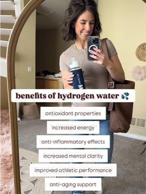 💦 keep your hydration game strong with @shophydrolite - where style meets function! 📌 with benefits like antioxidant properties, increased mental clarity and athletic performance, anti-aging effects and more, I’m like SAY LESS.  📌 plus, the Hydrolite is super aesthetic and only takes 3 minutes to infuse your water with hydrogen.  have you ever tried hydrogen water?! 🤗 #hydrolite™ #hydrogenwaterbottle #hydrogenwater #healthylifestyle #stayhydrated 