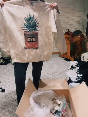 Western Boujee y’all! Unbox new arrivals with me! #rowdywesternhippie #westernboujee #unboxing #westernfashion 