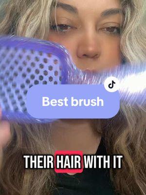 The brush queen.. #brushrecommendation #bestbrush #unbrush #hairproducts 