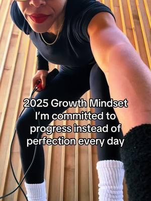 #fitmoms #fitmomsover40 #2025goals #growthmindset #jumprope  