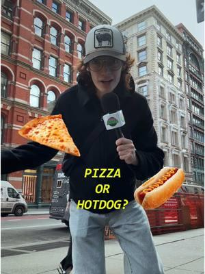 pizza or hotdog? 🍕 🌭 with @PLAUD AI  Grab PLAUD NOTE now through the link in my bio and enjoy a free 30-day unlimited membership with your purchase!  Follow me for more! #newyorkcity #nyc #interviews #plaudnote #ai #edsta #romanian #food #street #questions #plaud #pizza #hotdog