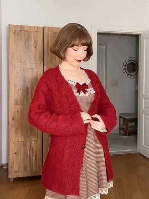 Red knitted cardigan + vintage dress gives you a warm and exquisite winter! 🧸Antique Dollhouse Dress ❤️Semi-sweet Chiffon Knit Cardigan cr gizemsvintagecloset #lacemade #newyear #vintagedress #winterfashion #vintageoutfit #newyearoutfit #newyearstyle