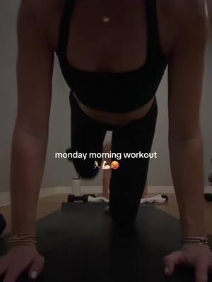 Shoutout @Mackenzie for a SWEATY corepower class this morning 🥵🥵 #workoutroutine #mondayworkout #corepower