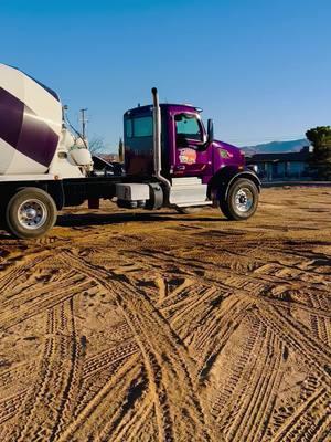 #construction #mujeresqueinspiran #constructionworkers #mixerdriver #materialparacontruccioon #mujereschoferes💗🚛🇲🇽 #finishers #concrete 