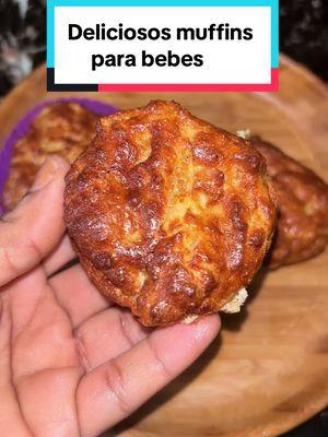 Sin necesidad de agregar azucar, estos muffins quedan super ricos y seran los preferidos de tu pequeño #muffins #parabebes #alimentacionparabebes #parati #viral 